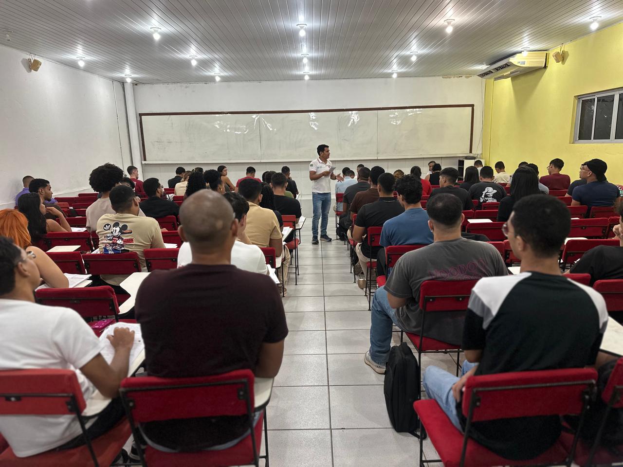 Curso Wellington oferece preparação para concursos da Polícia Civil, Polícia Penal e TCE